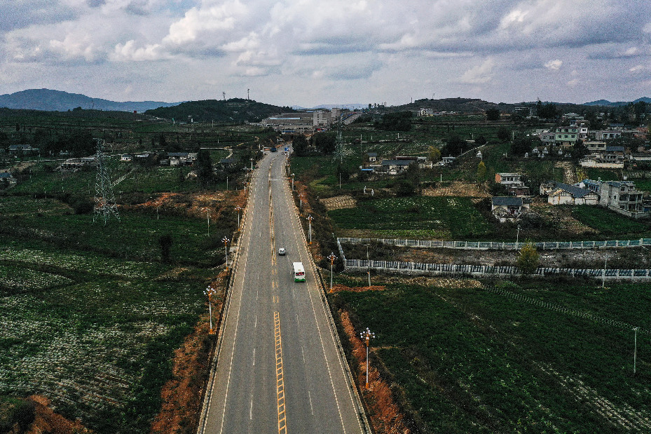 虧損、空跑、難運轉(zhuǎn)　城鄉(xiāng)公交“暢”跑需邁幾道坎？